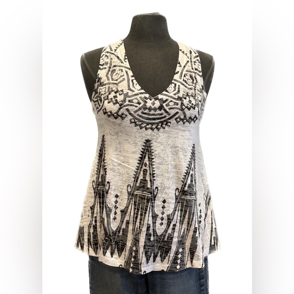 Cultureplug abstract lightweight vneck top Size Medium - Picture 1 of 7